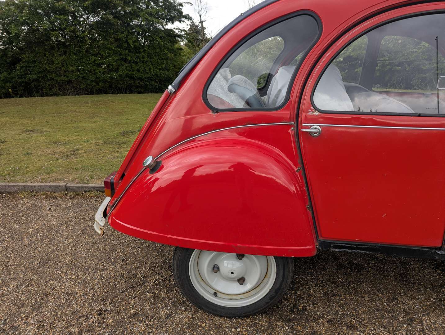 <p>1983 CITROEN 2CV6 SPECIAL</p>