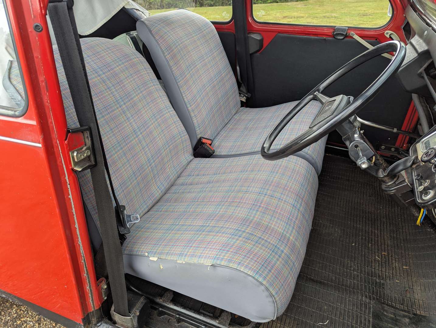 <p>1983 CITROEN 2CV6 SPECIAL</p>
