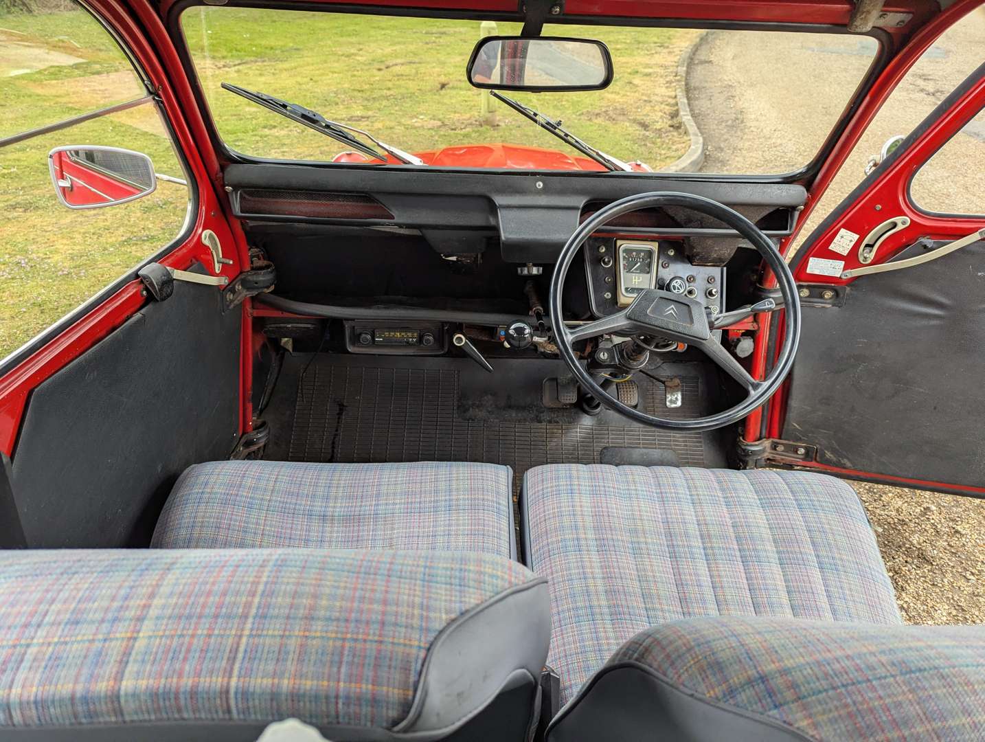 <p>1983 CITROEN 2CV6 SPECIAL</p>