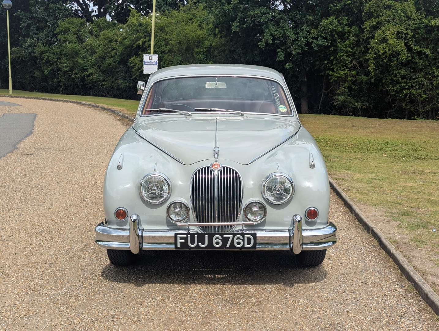 <p>1966 JAGUAR 3.4 MKII</p>