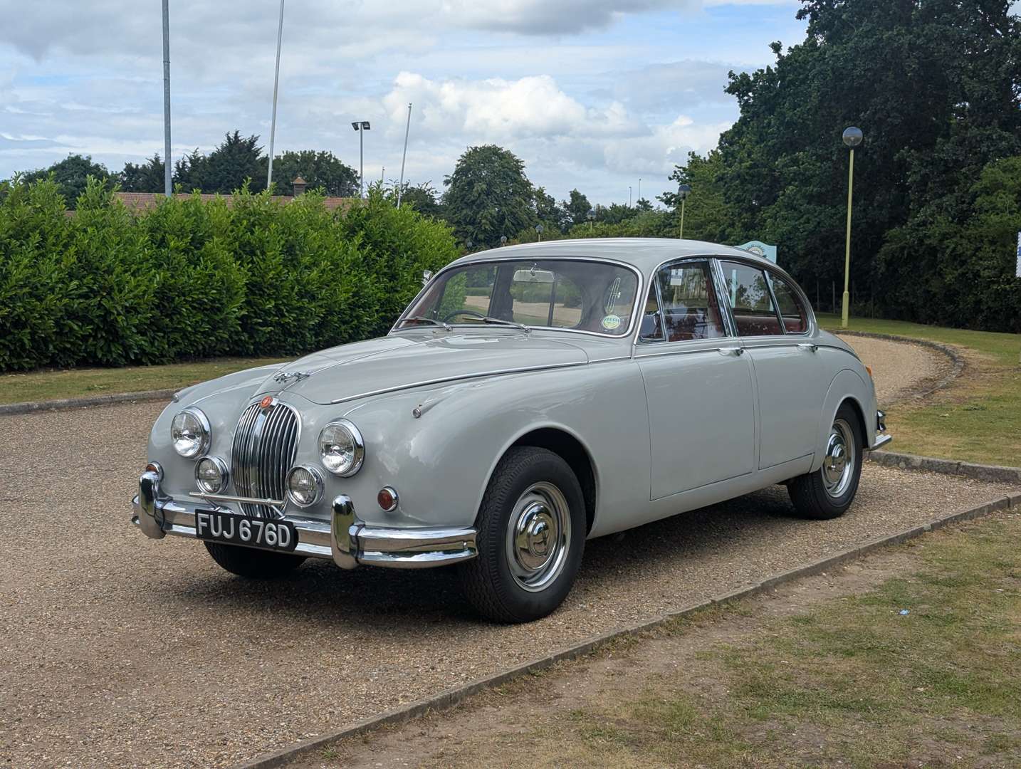 <p>1966 JAGUAR 3.4 MKII</p>