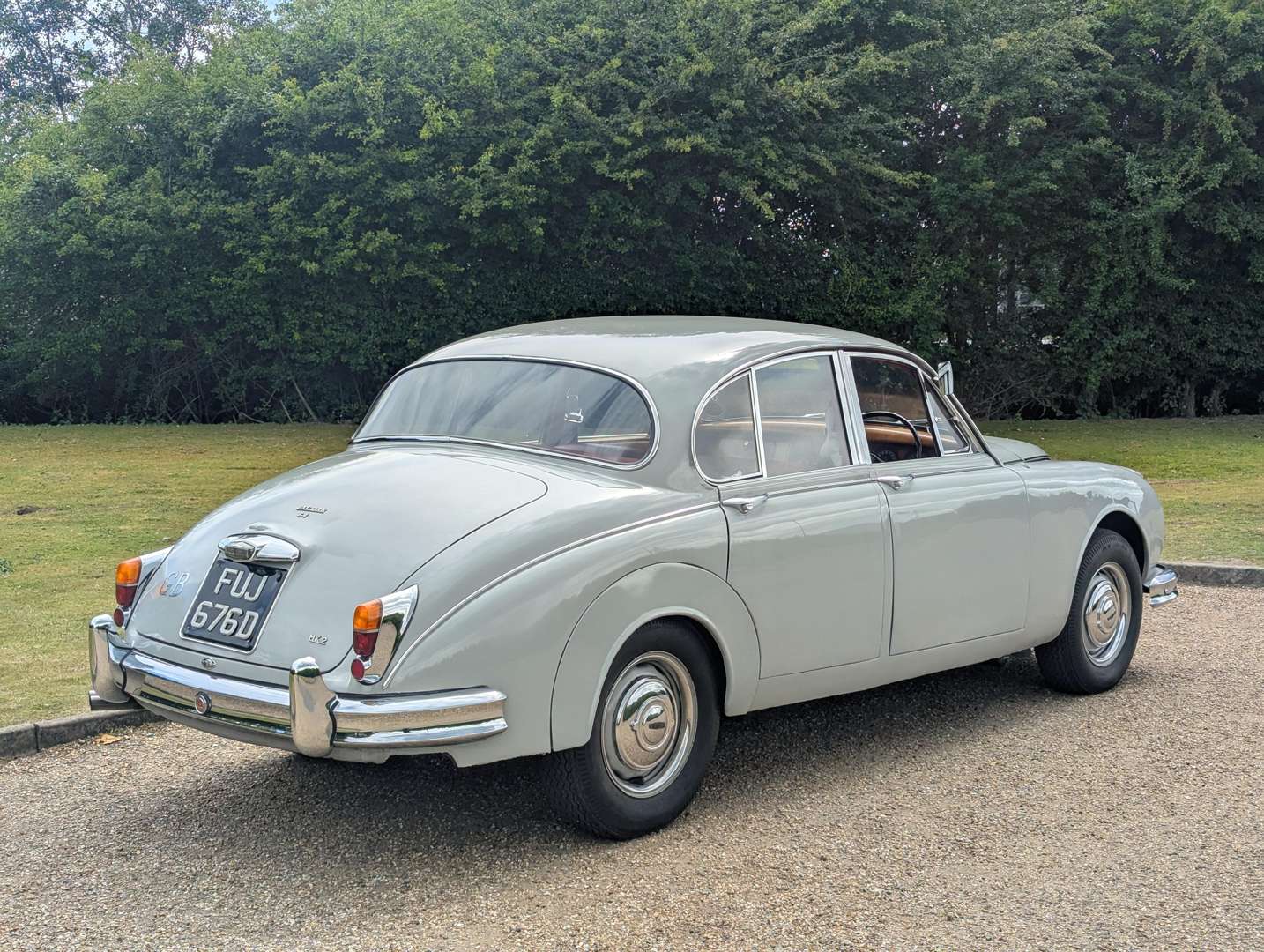 <p>1966 JAGUAR 3.4 MKII</p>
