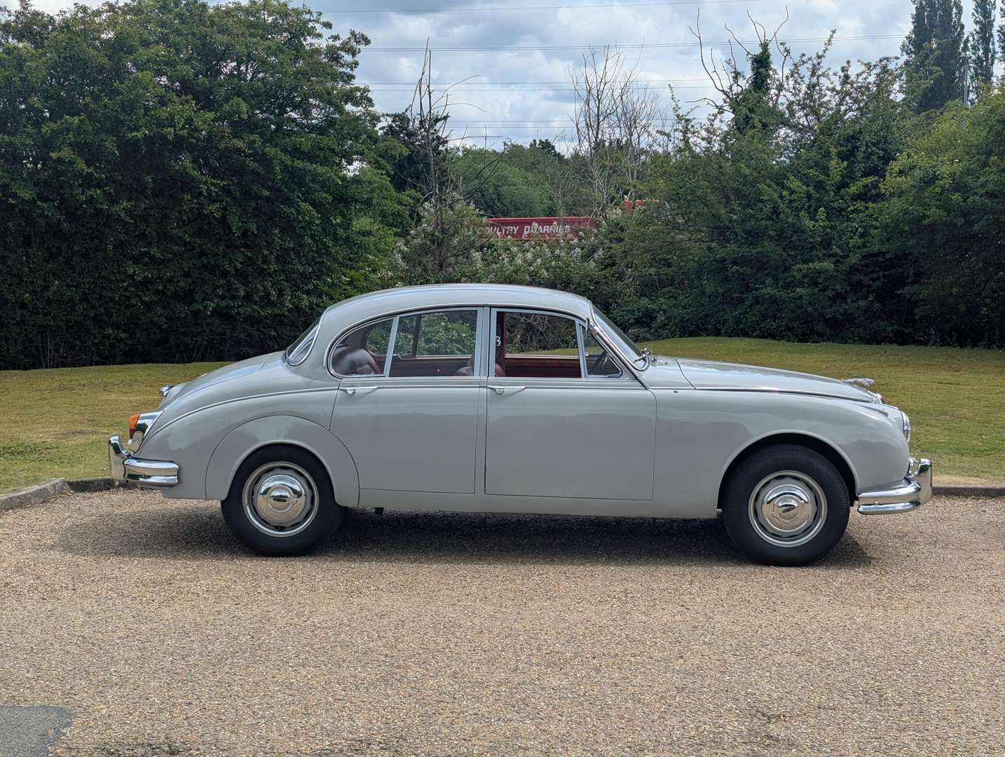 <p>1966 JAGUAR 3.4 MKII</p>