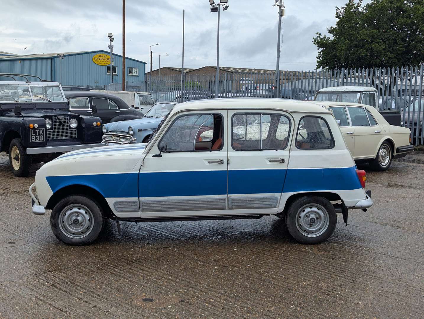 <p>1982 RENAULT 4 GTL</p>