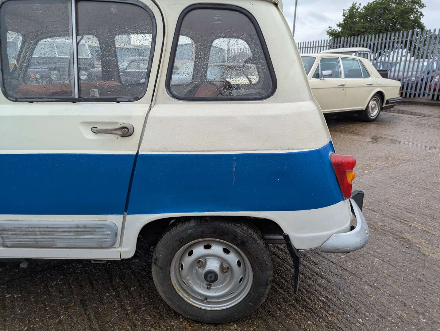 <p>1982 RENAULT 4 GTL</p>
