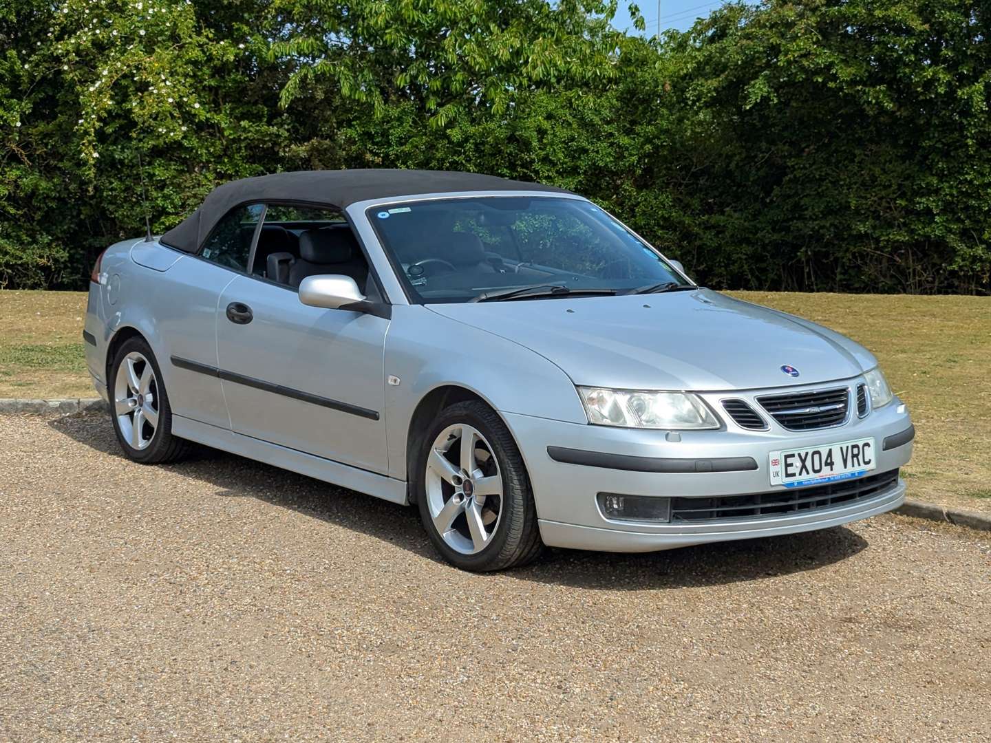 <p>2004 SAAB 9-3 VECTOR CONVERTIBLE ONE OWNER&nbsp;</p>