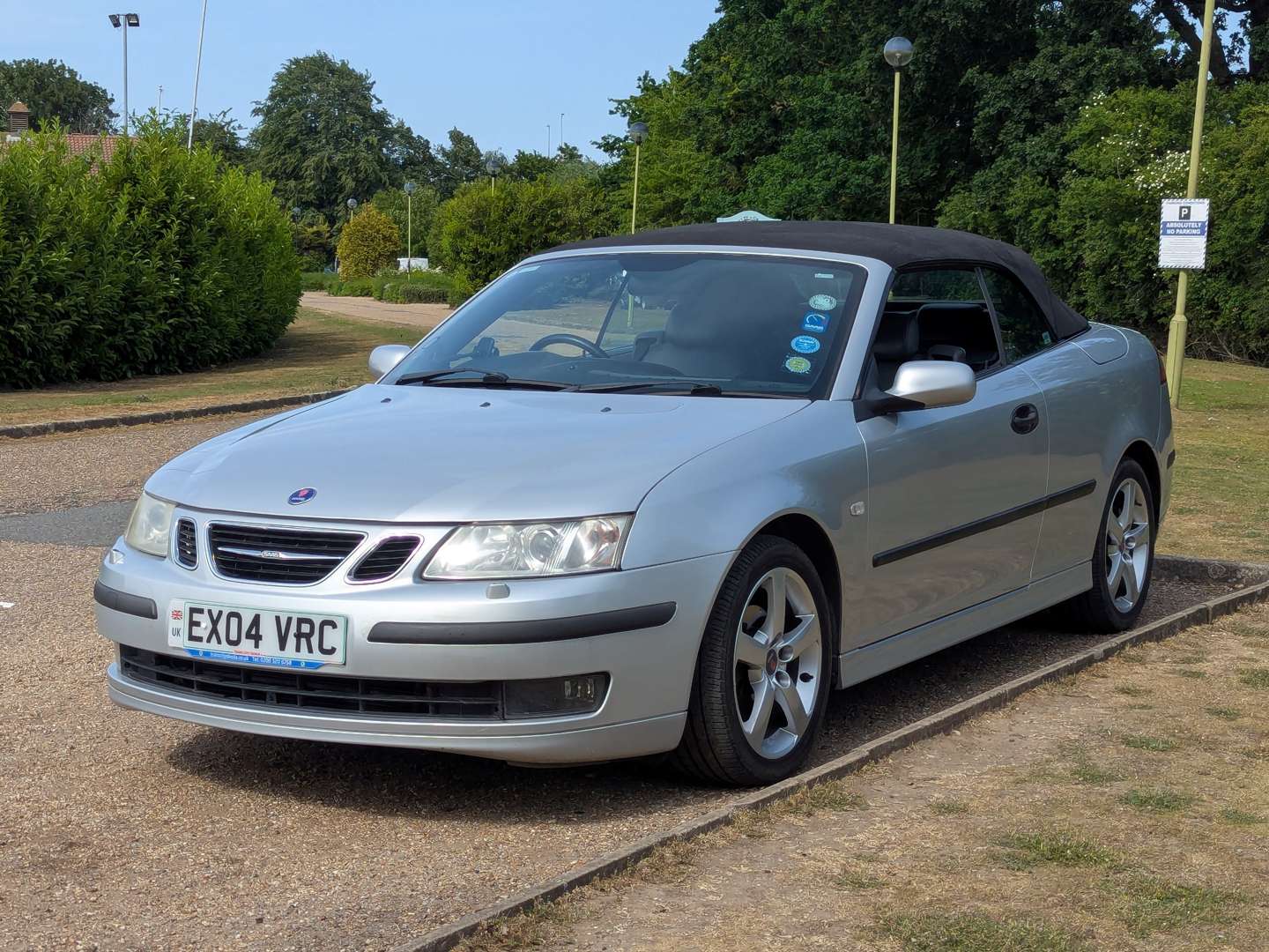 <p>2004 SAAB 9-3 VECTOR CONVERTIBLE ONE OWNER&nbsp;</p>