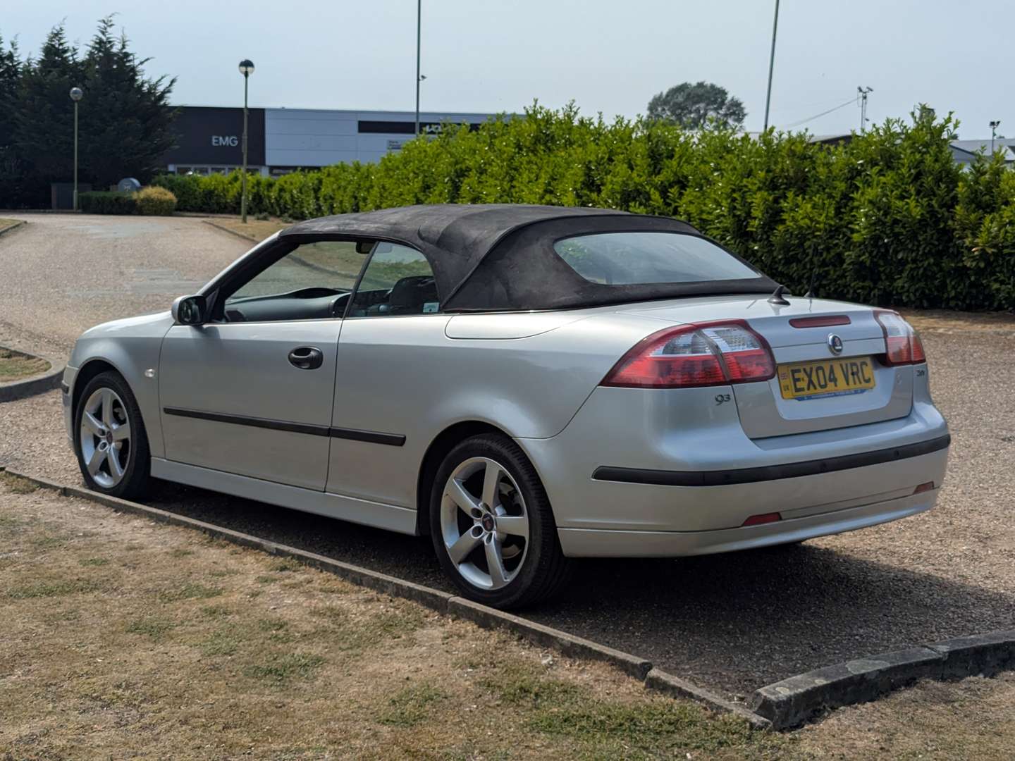 <p>2004 SAAB 9-3 VECTOR CONVERTIBLE ONE OWNER&nbsp;</p>