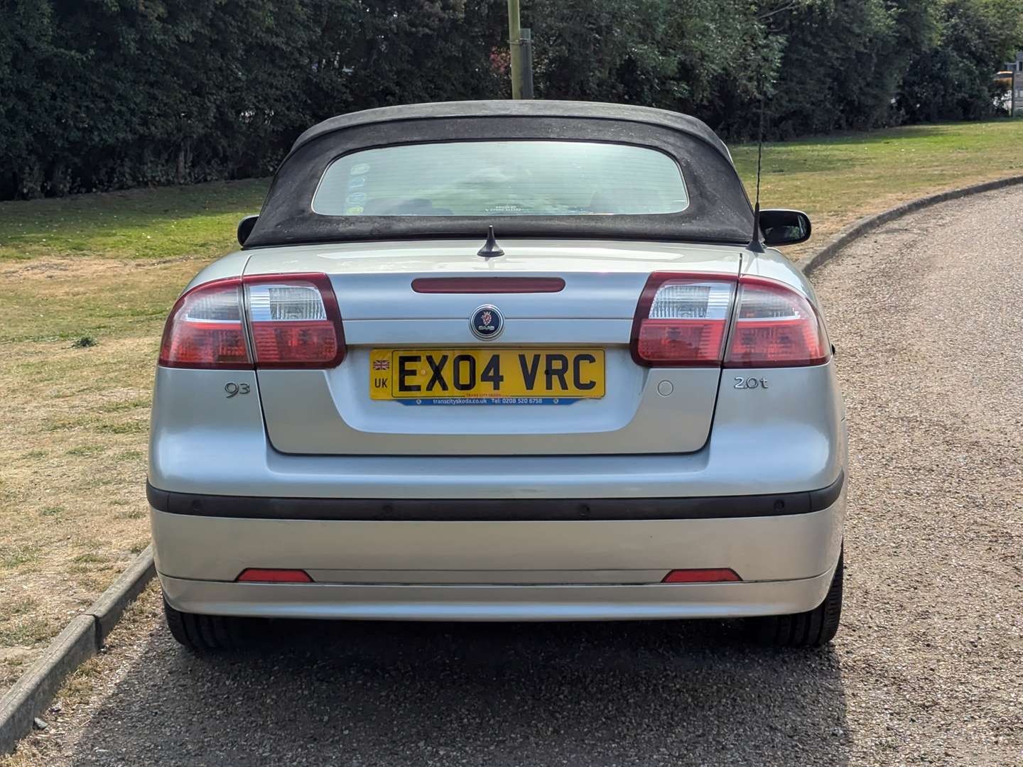 <p>2004 SAAB 9-3 VECTOR CONVERTIBLE ONE OWNER&nbsp;</p>