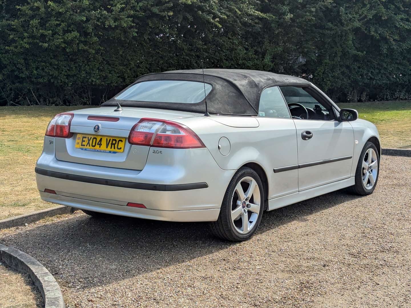 <p>2004 SAAB 9-3 VECTOR CONVERTIBLE ONE OWNER&nbsp;</p>