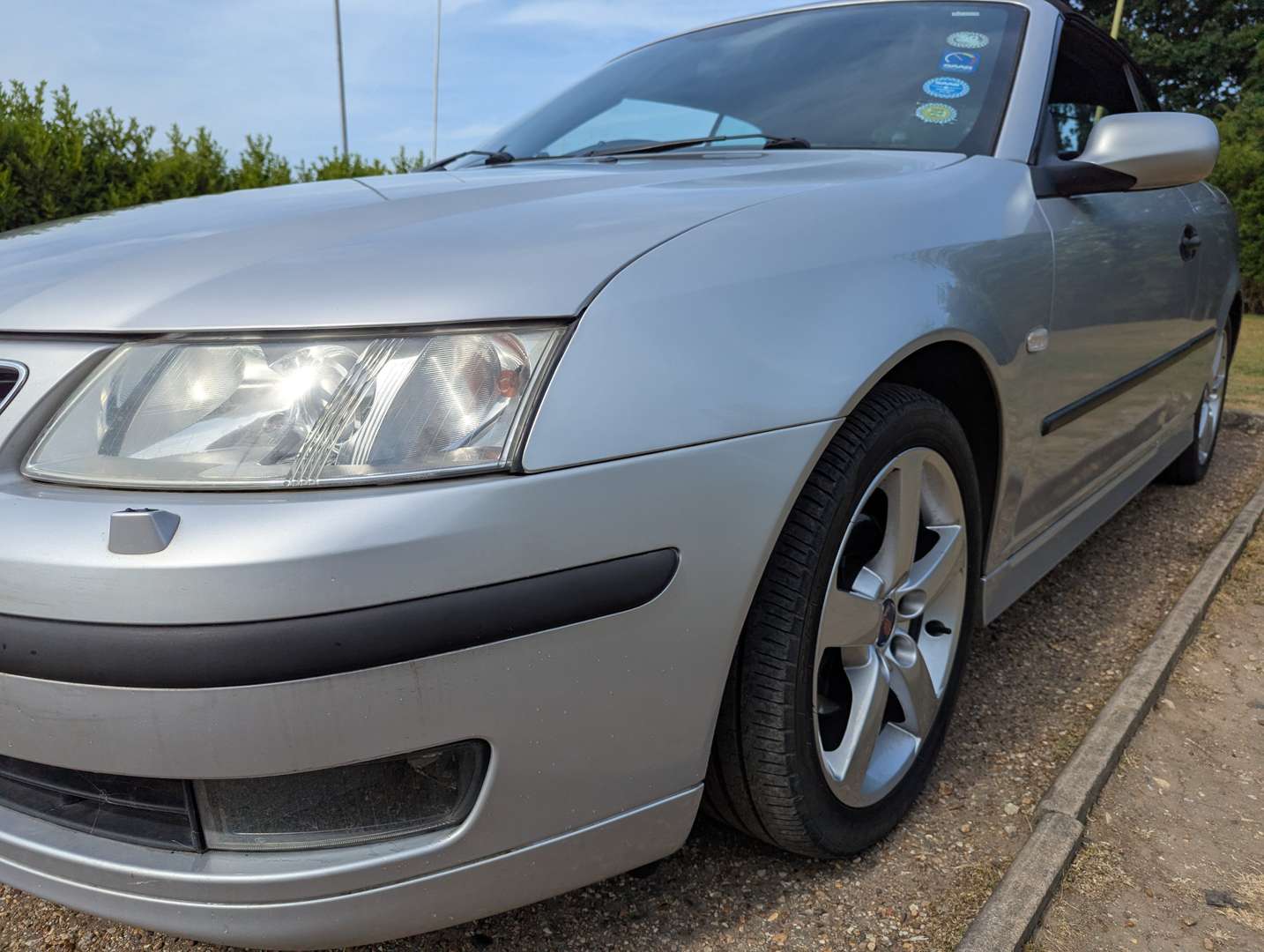 <p>2004 SAAB 9-3 VECTOR CONVERTIBLE ONE OWNER&nbsp;</p>