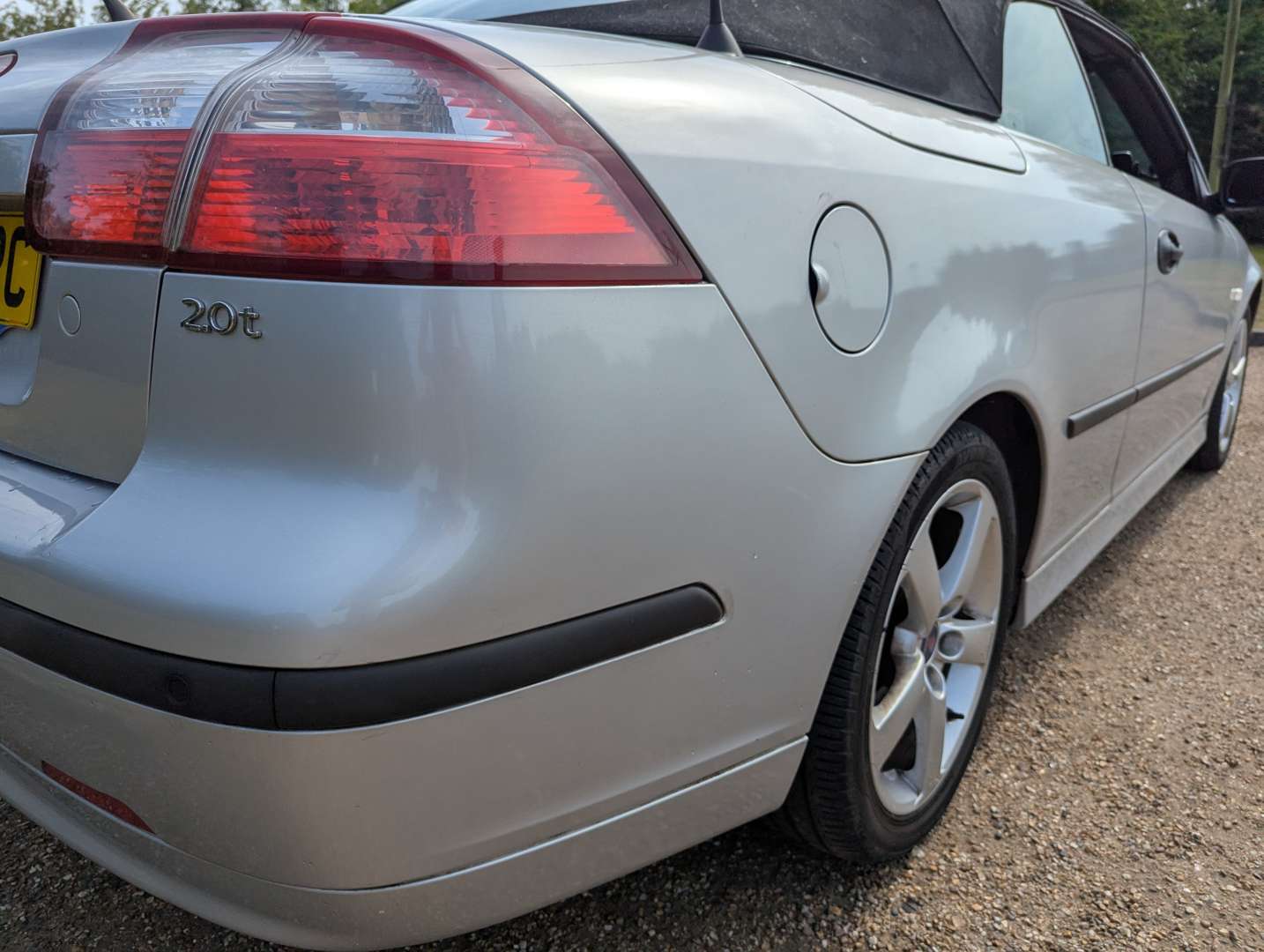 <p>2004 SAAB 9-3 VECTOR CONVERTIBLE ONE OWNER&nbsp;</p>