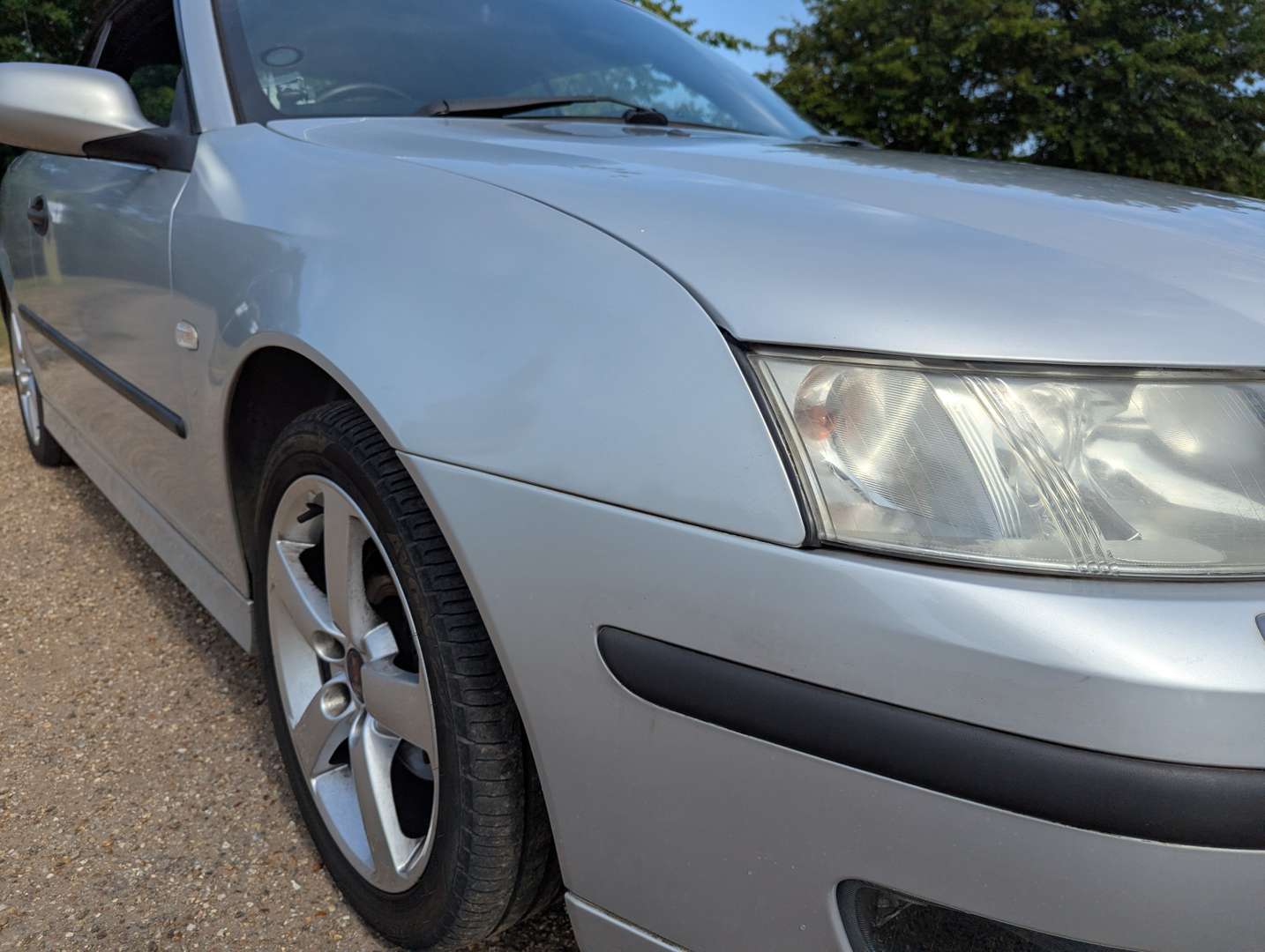 <p>2004 SAAB 9-3 VECTOR CONVERTIBLE ONE OWNER&nbsp;</p>