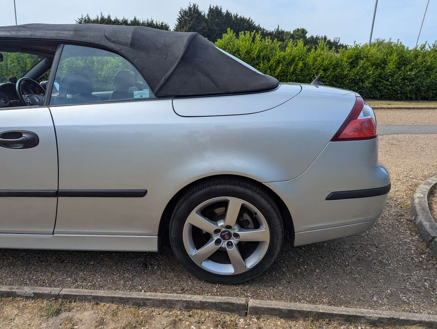 <p>2004 SAAB 9-3 VECTOR CONVERTIBLE ONE OWNER&nbsp;</p>