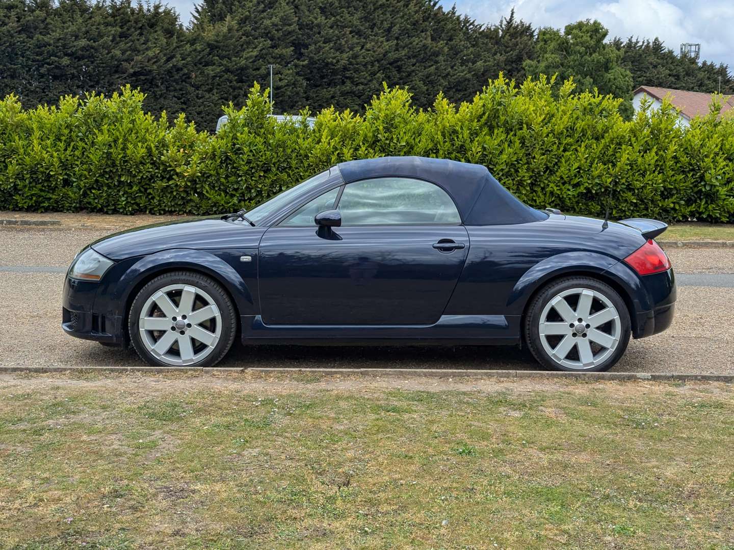 <p>2005 AUDI TT 3.2 V6 QUATTRO</p>