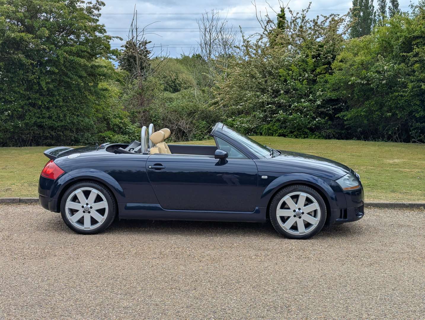<p>2005 AUDI TT 3.2 V6 QUATTRO</p>