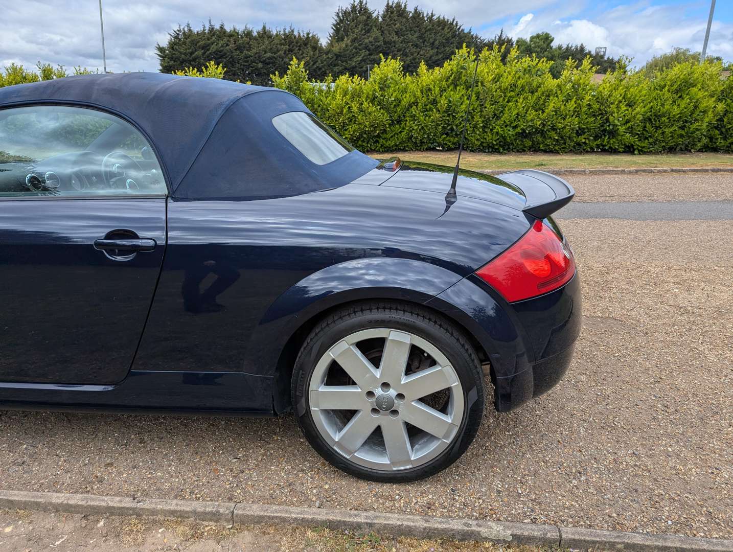 <p>2005 AUDI TT 3.2 V6 QUATTRO</p>