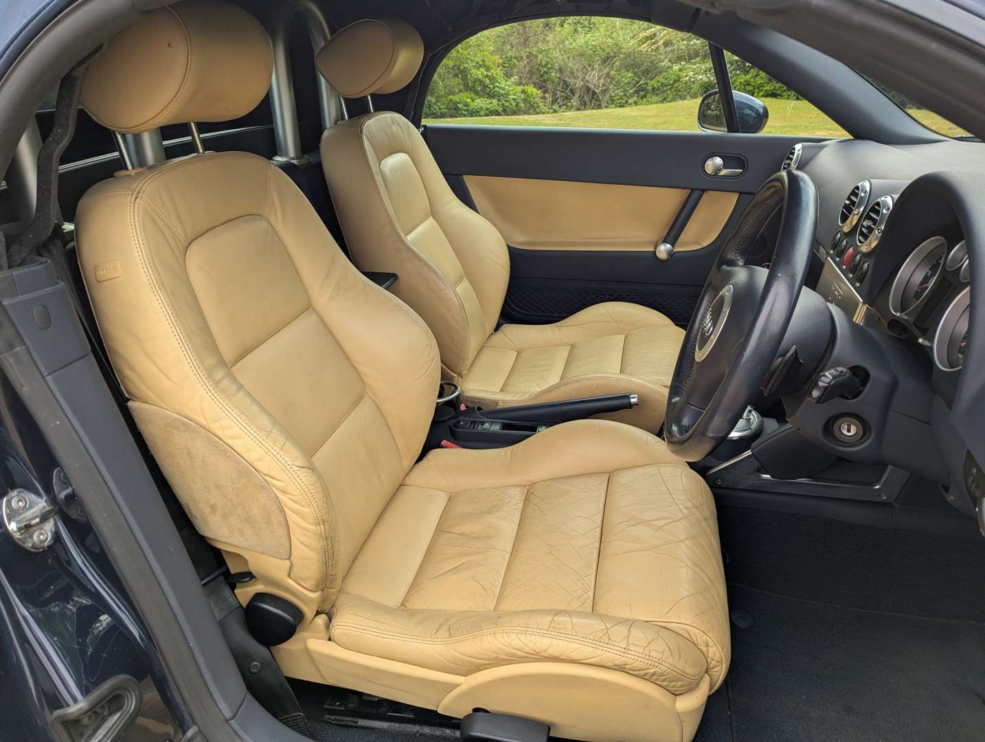 <p>2005 AUDI TT 3.2 V6 QUATTRO</p>