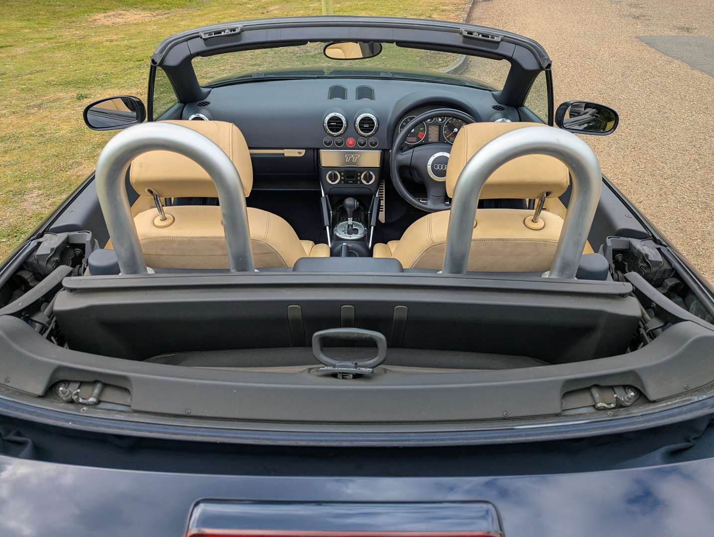 <p>2005 AUDI TT 3.2 V6 QUATTRO</p>