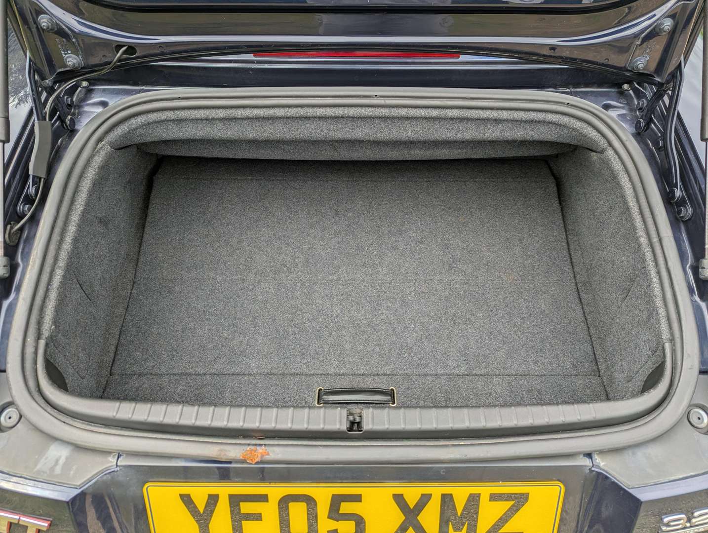 <p>2005 AUDI TT 3.2 V6 QUATTRO</p>