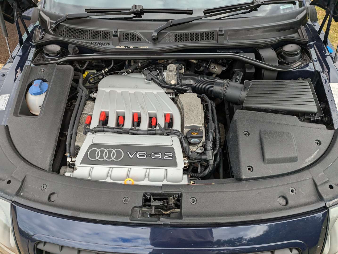 <p>2005 AUDI TT 3.2 V6 QUATTRO</p>