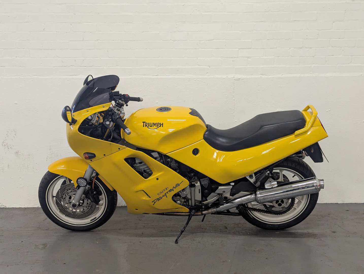 <p>1991 TRIUMPH DAYTONA 750</p>