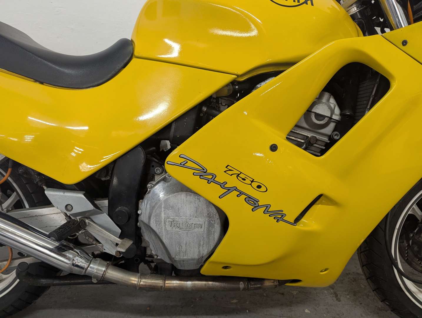 <p>1991 TRIUMPH DAYTONA 750</p>