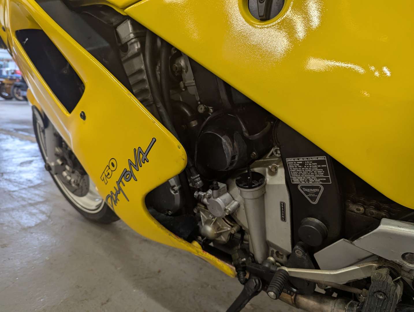 <p>1991 TRIUMPH DAYTONA 750</p>
