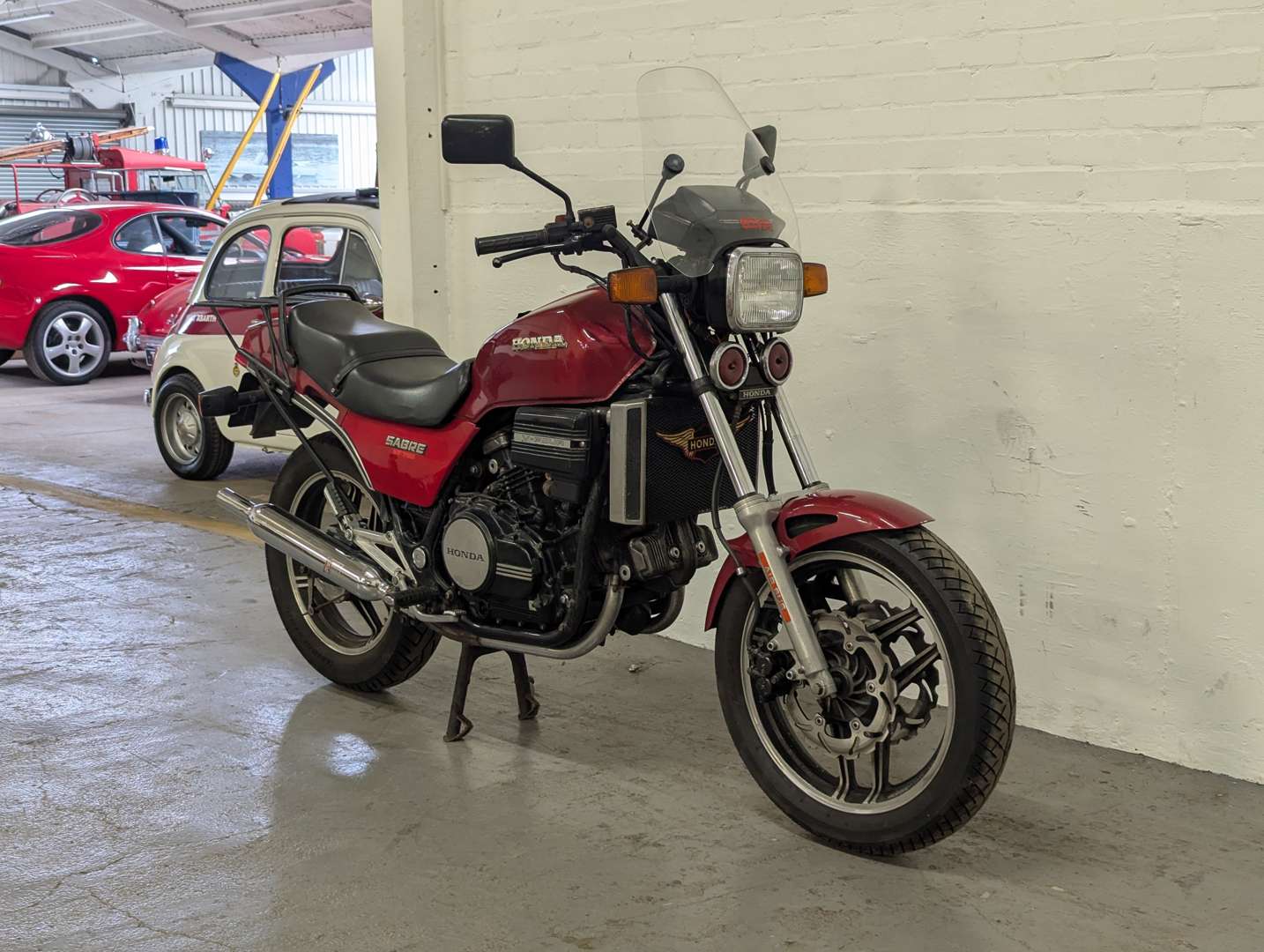 <p>1985 HONDA SABRE VF 750</p>