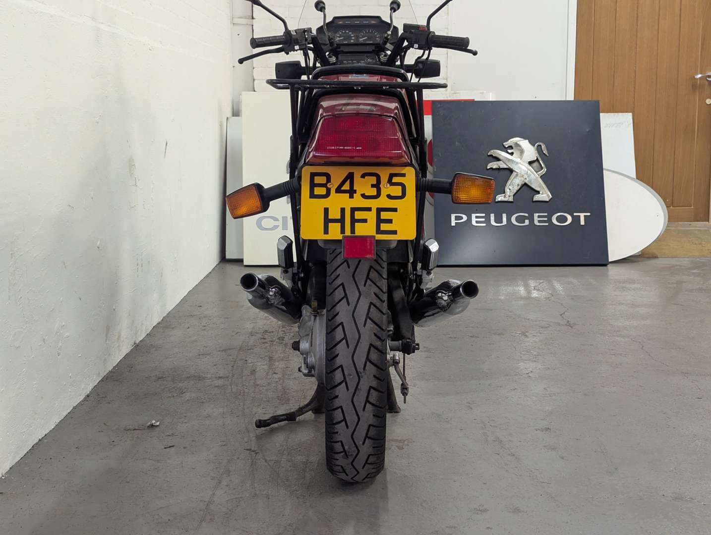<p>1985 HONDA SABRE VF 750</p>