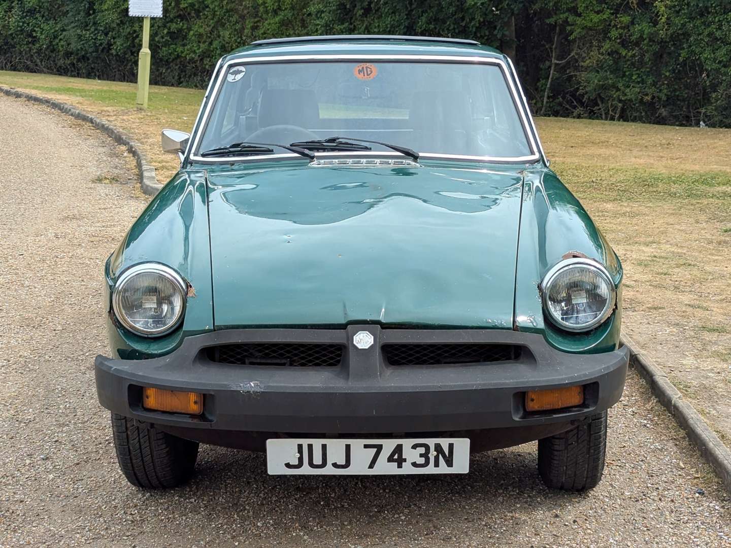 <p>1975 MG B GT</p>