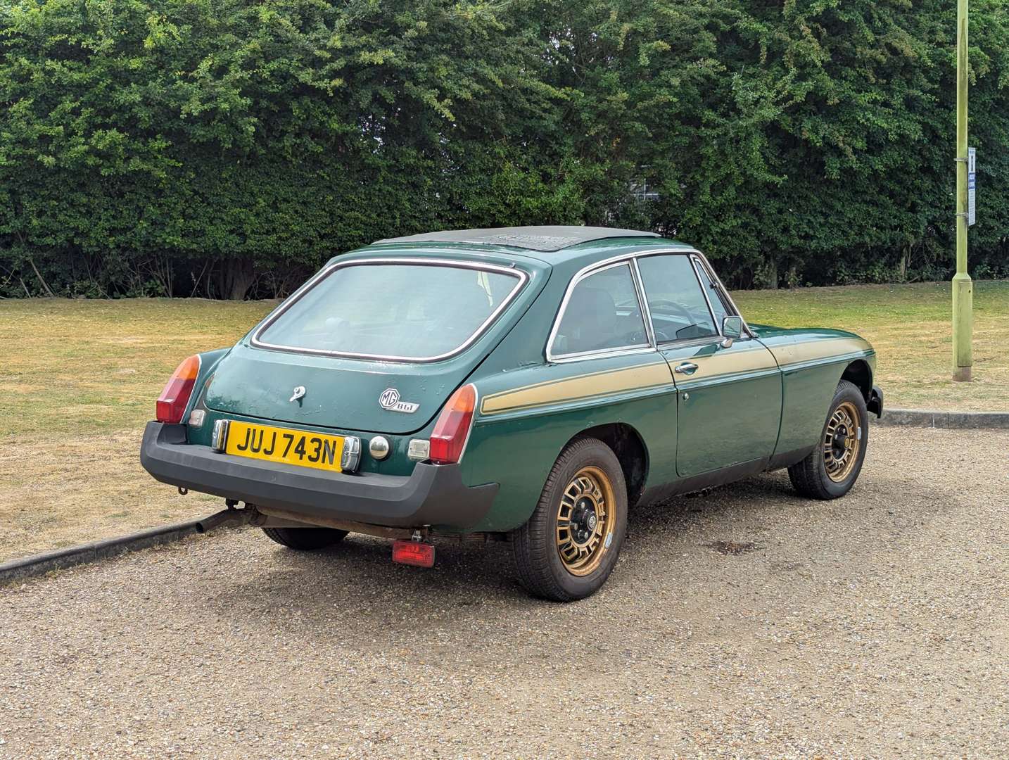 <p>1975 MG B GT</p>
