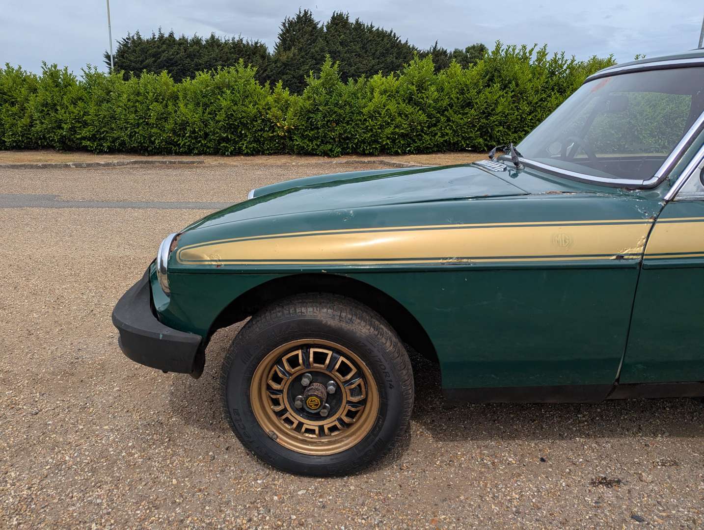 <p>1975 MG B GT</p>