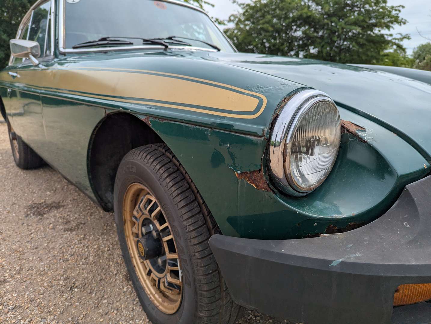 <p>1975 MG B GT</p>