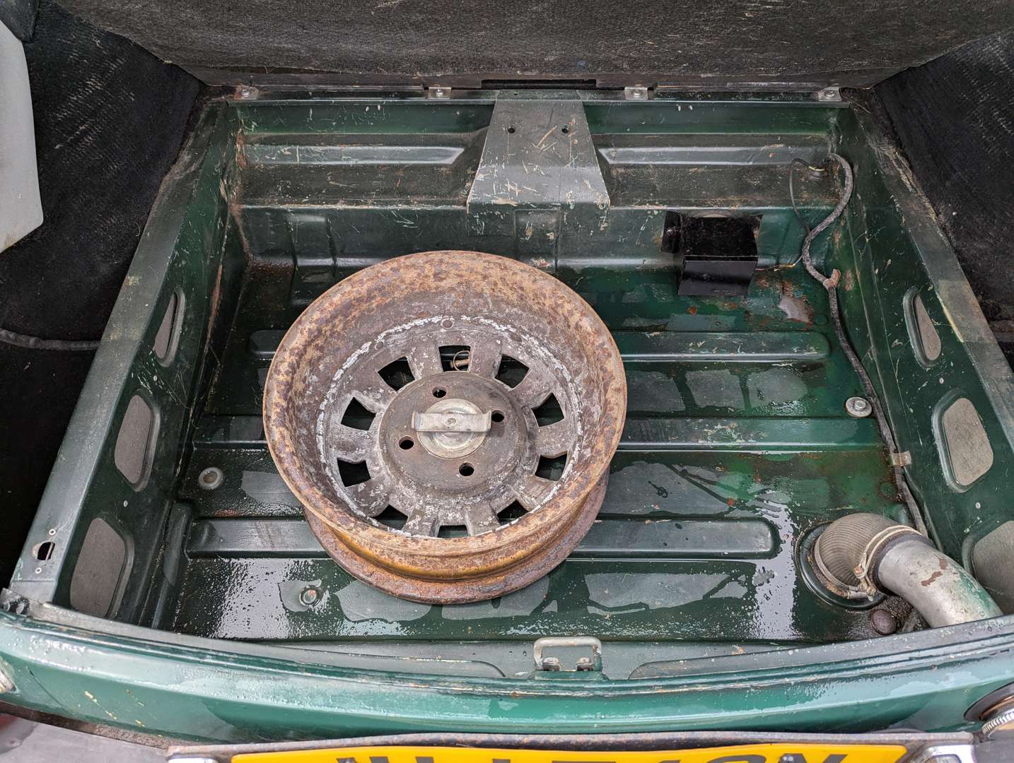 <p>1975 MG B GT</p>