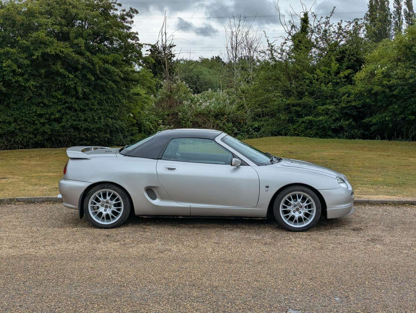 <p>2001 MG F FREESTYLE</p>