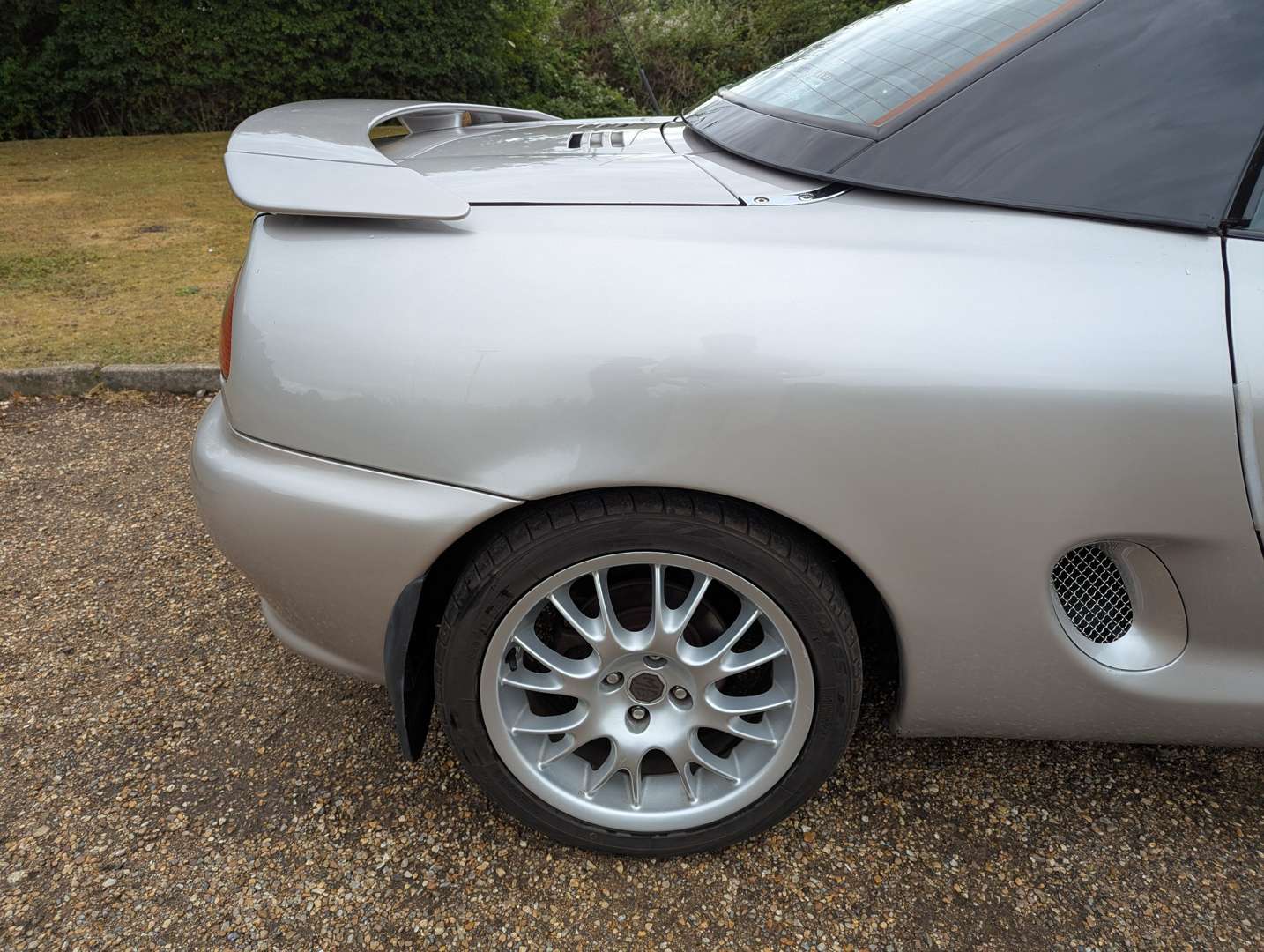 <p>2001 MG F FREESTYLE</p>