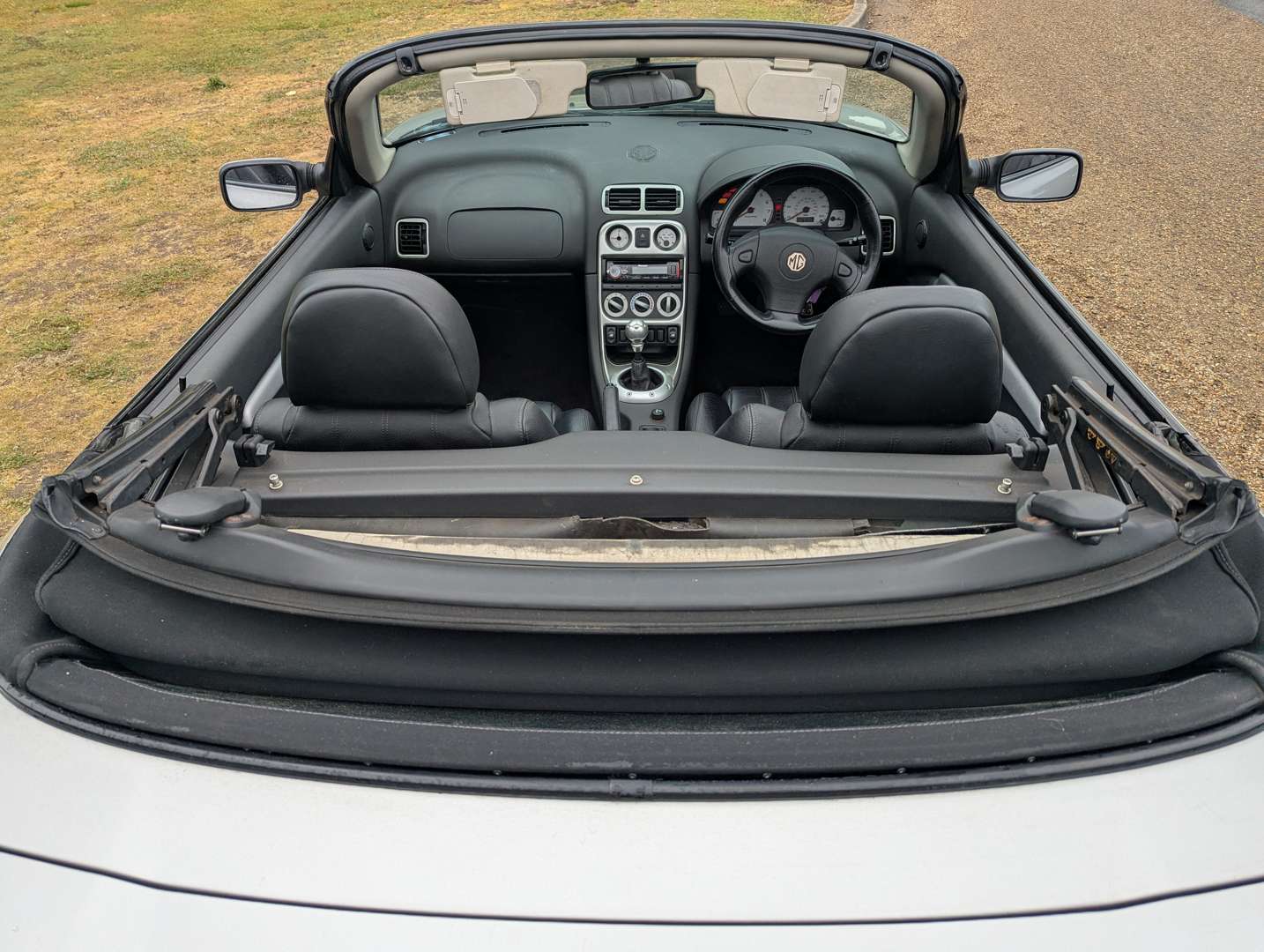 <p>2001 MG F FREESTYLE</p>