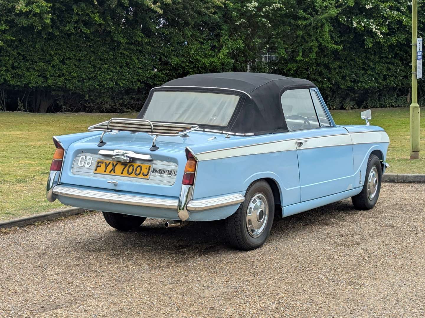 <p>1971 TRIUMPH VITESSE</p>