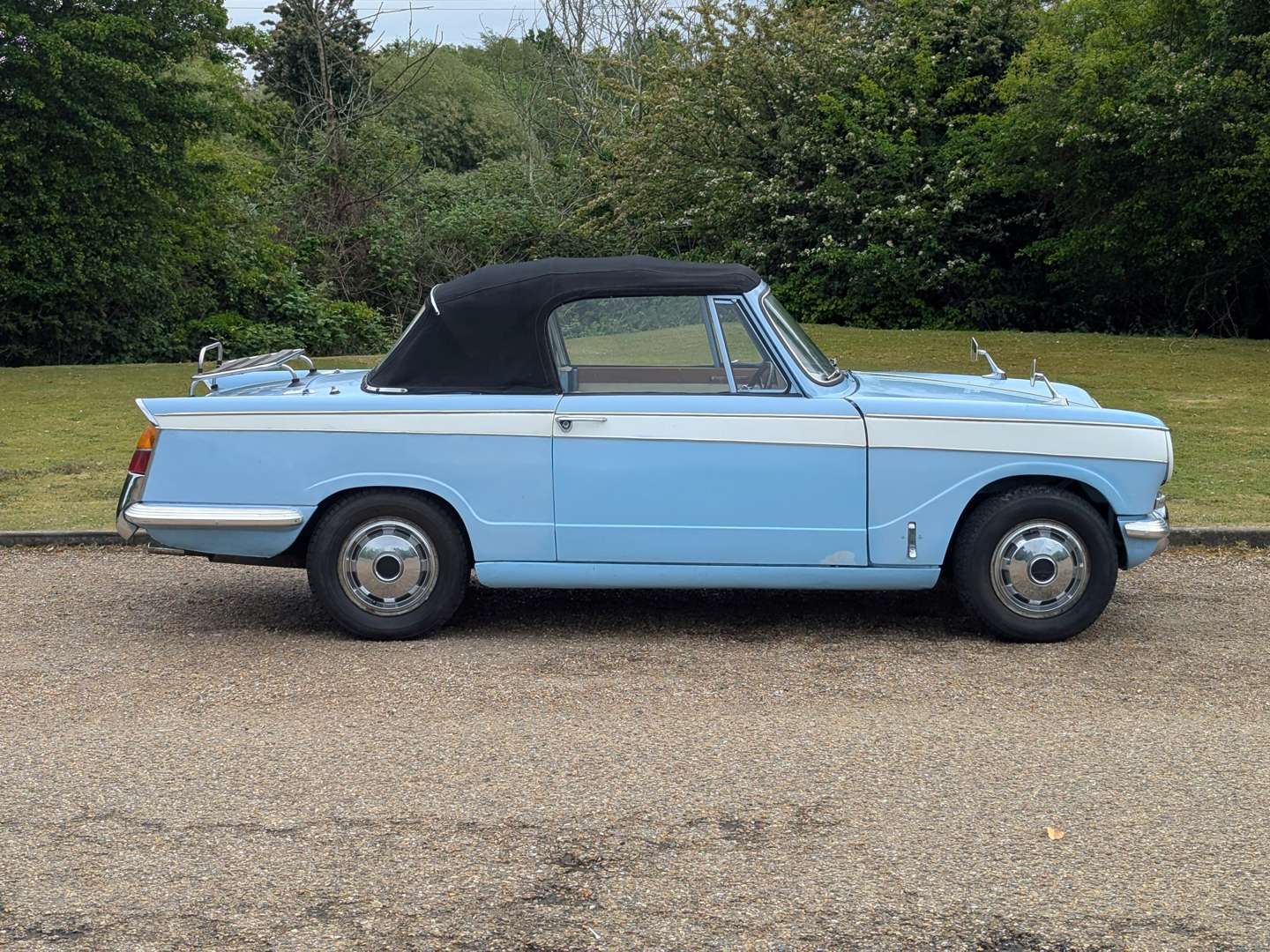 <p>1971 TRIUMPH VITESSE</p>