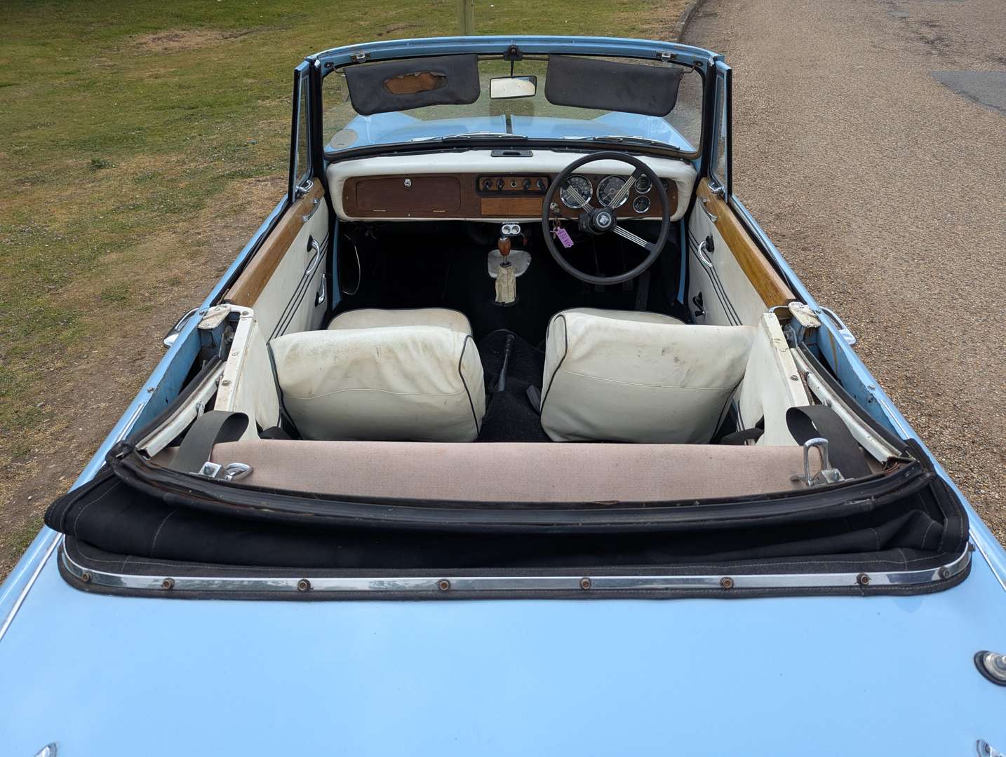 <p>1971 TRIUMPH VITESSE</p>
