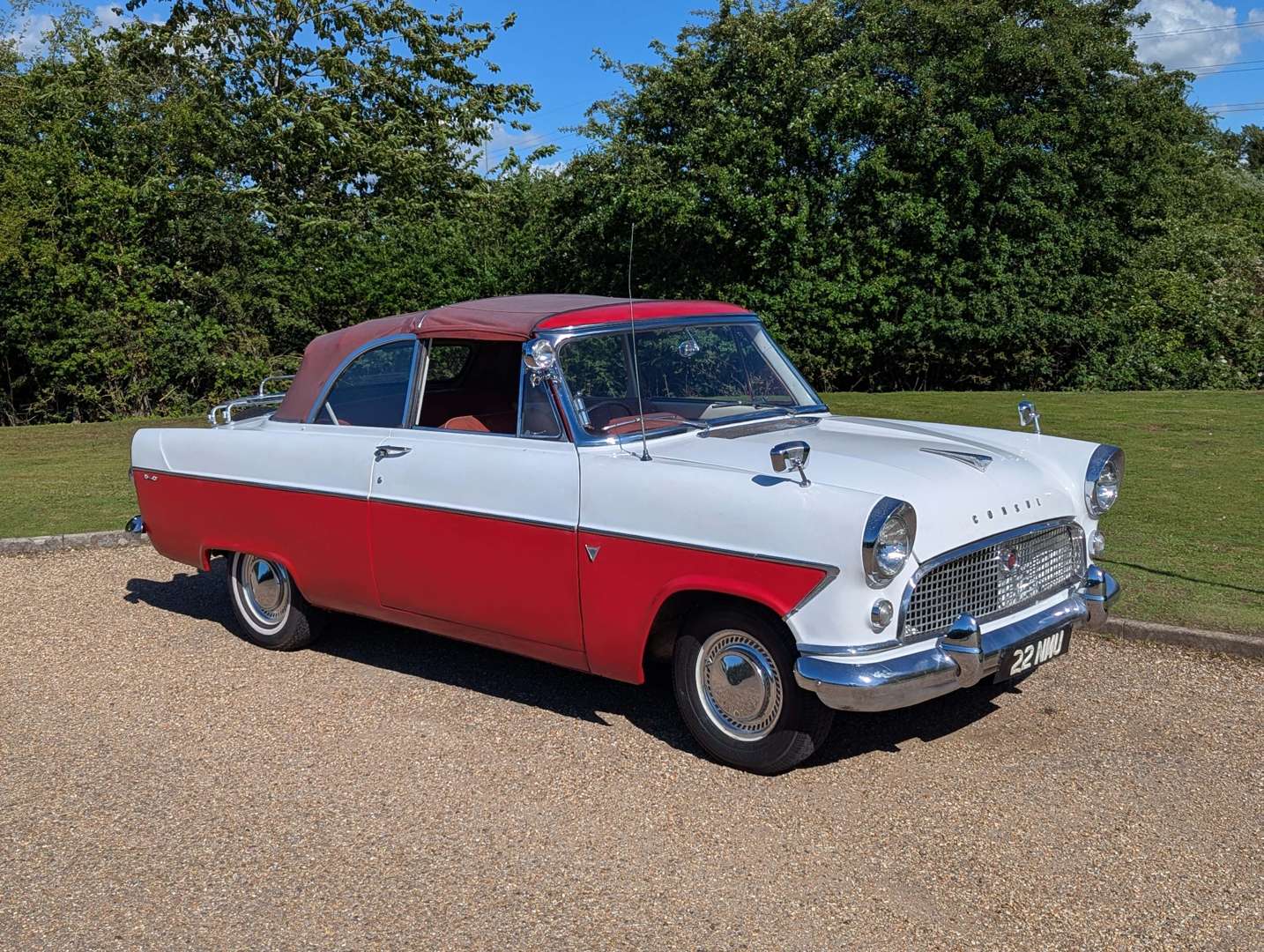 <p>1961 FORD CONSUL 375 CONVERTIBLE</p>