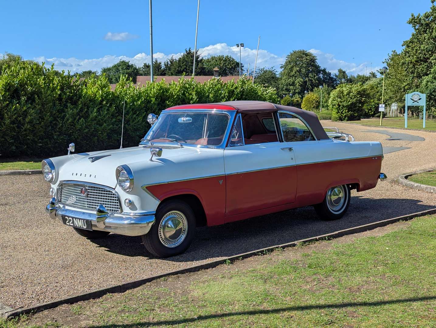 <p>1961 FORD CONSUL 375 CONVERTIBLE</p>