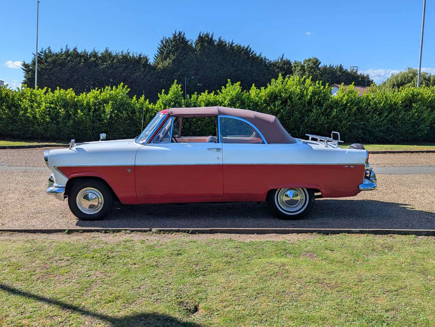<p>1961 FORD CONSUL 375 CONVERTIBLE</p>
