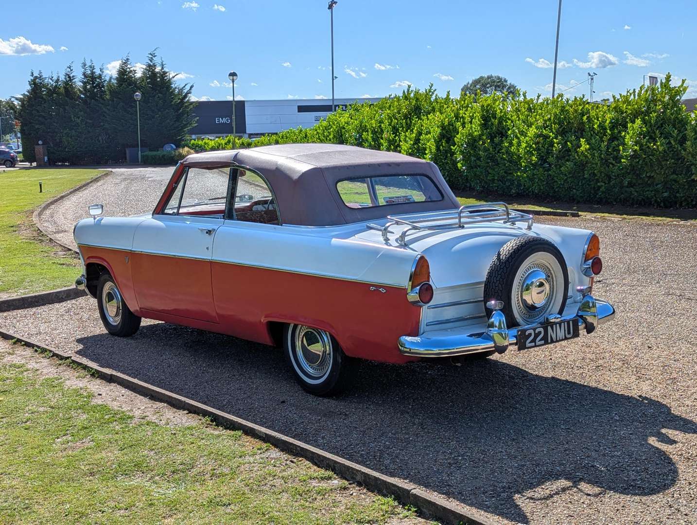 <p>1961 FORD CONSUL 375 CONVERTIBLE</p>