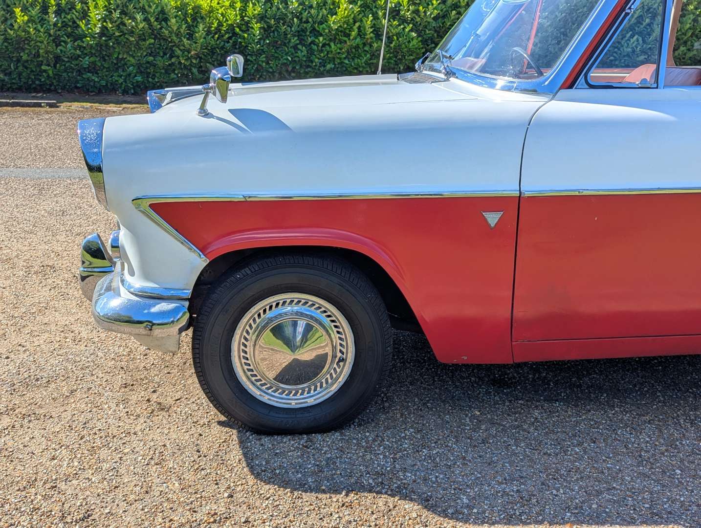 <p>1961 FORD CONSUL 375 CONVERTIBLE</p>