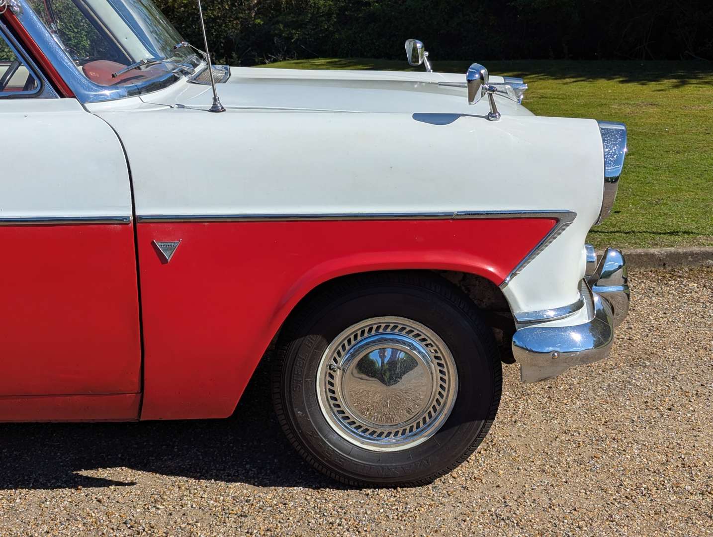 <p>1961 FORD CONSUL 375 CONVERTIBLE</p>