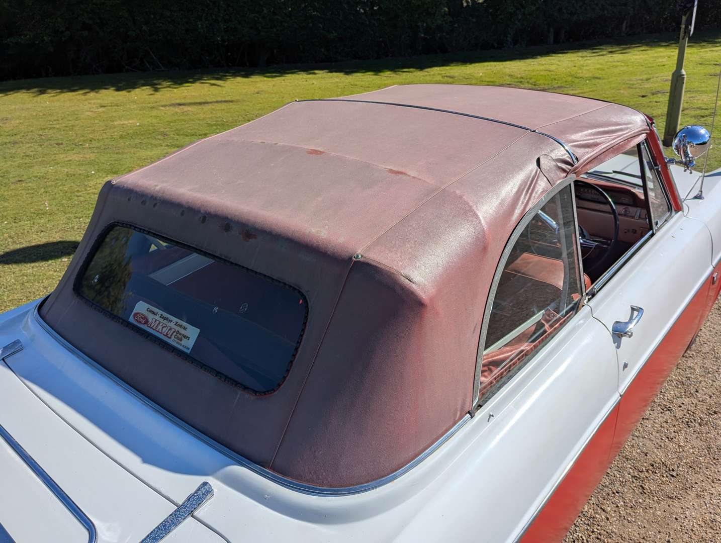 <p>1961 FORD CONSUL 375 CONVERTIBLE</p>