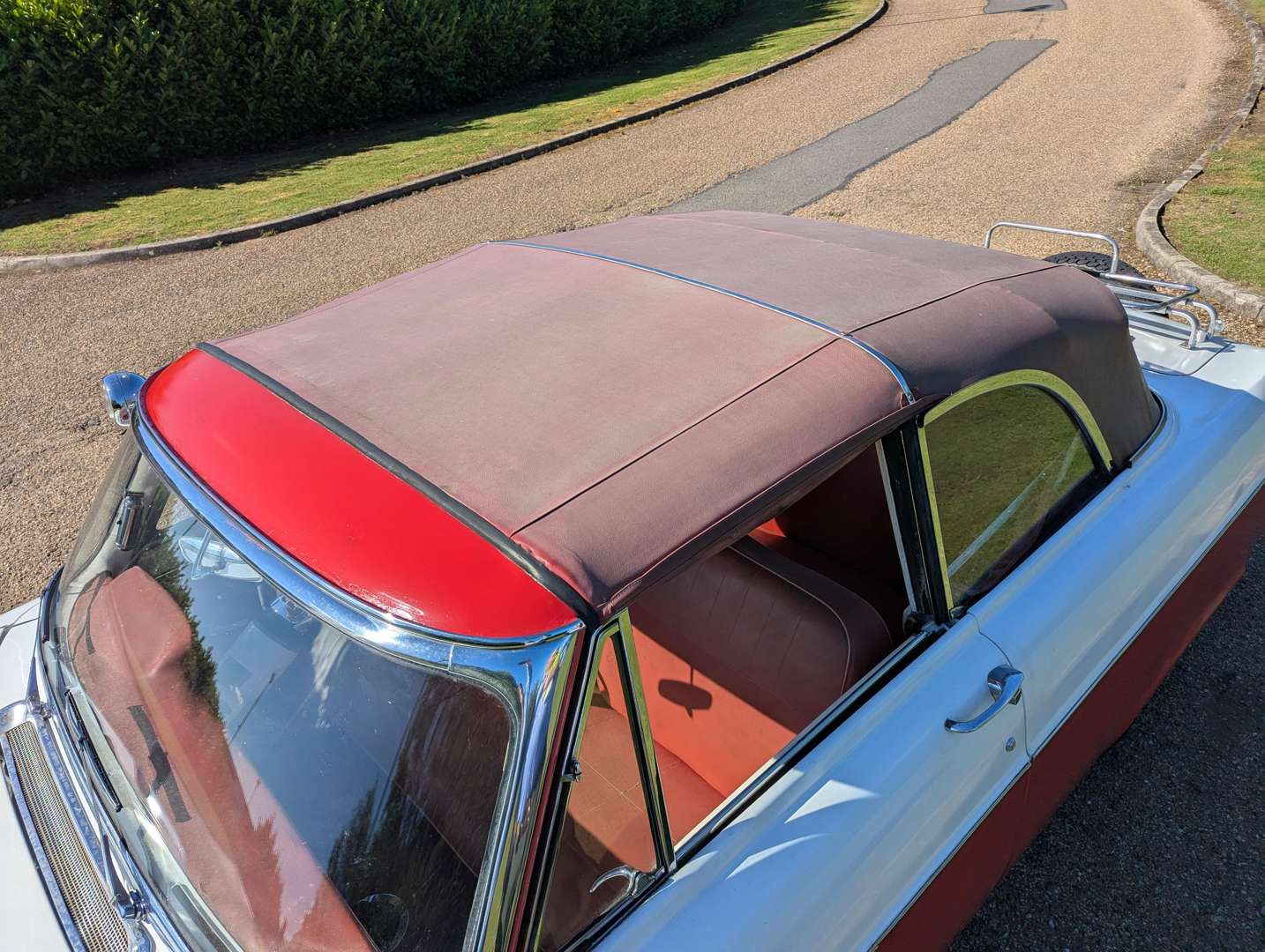<p>1961 FORD CONSUL 375 CONVERTIBLE</p>