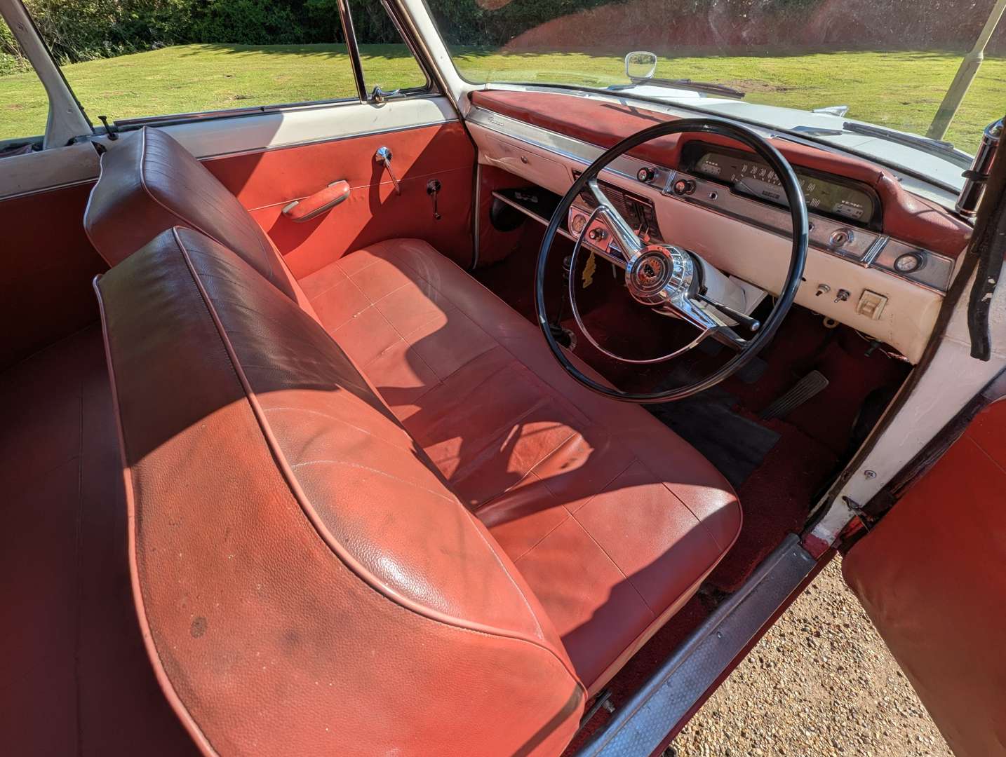 <p>1961 FORD CONSUL 375 CONVERTIBLE</p>